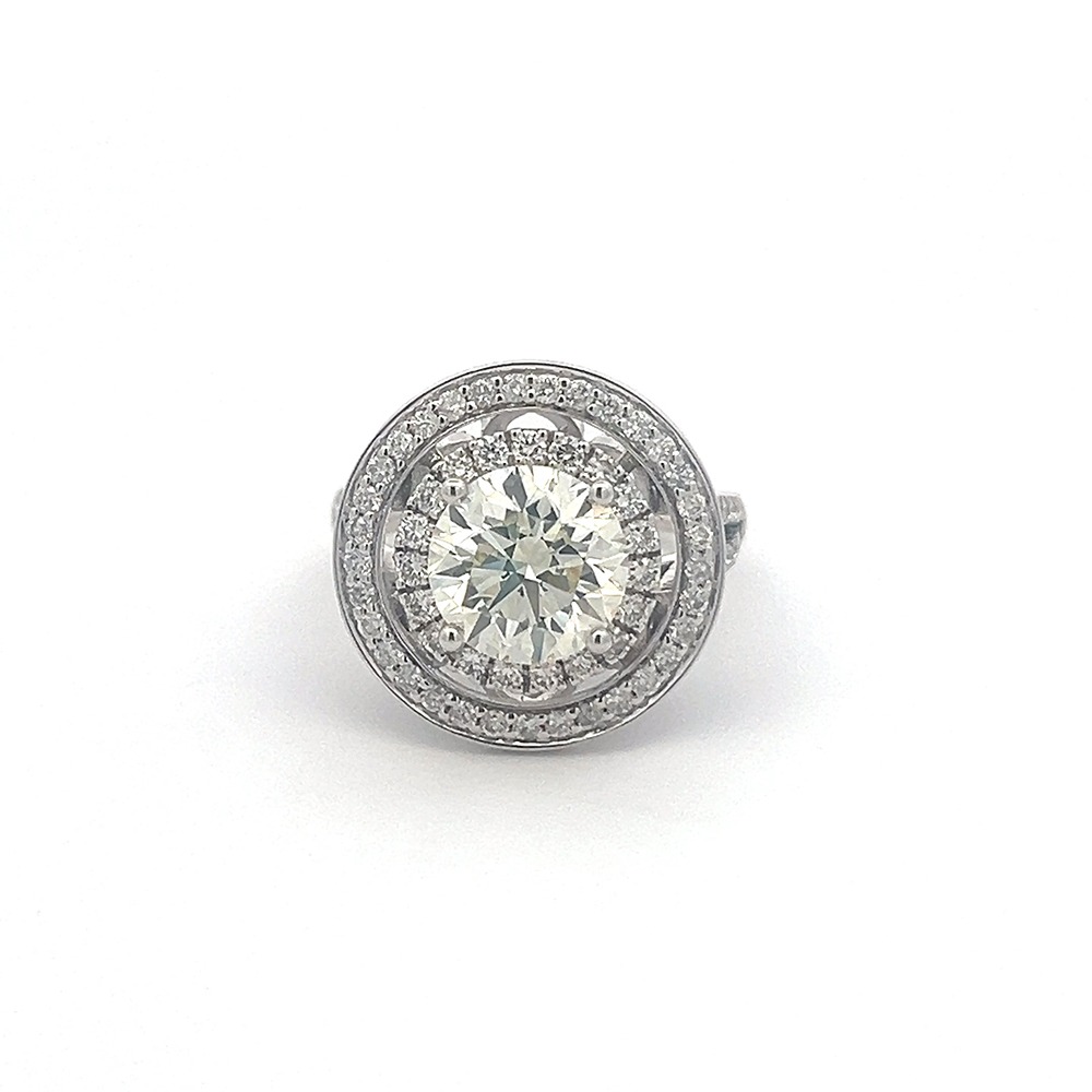 One 18K White Gold Ring Natural Diamonds