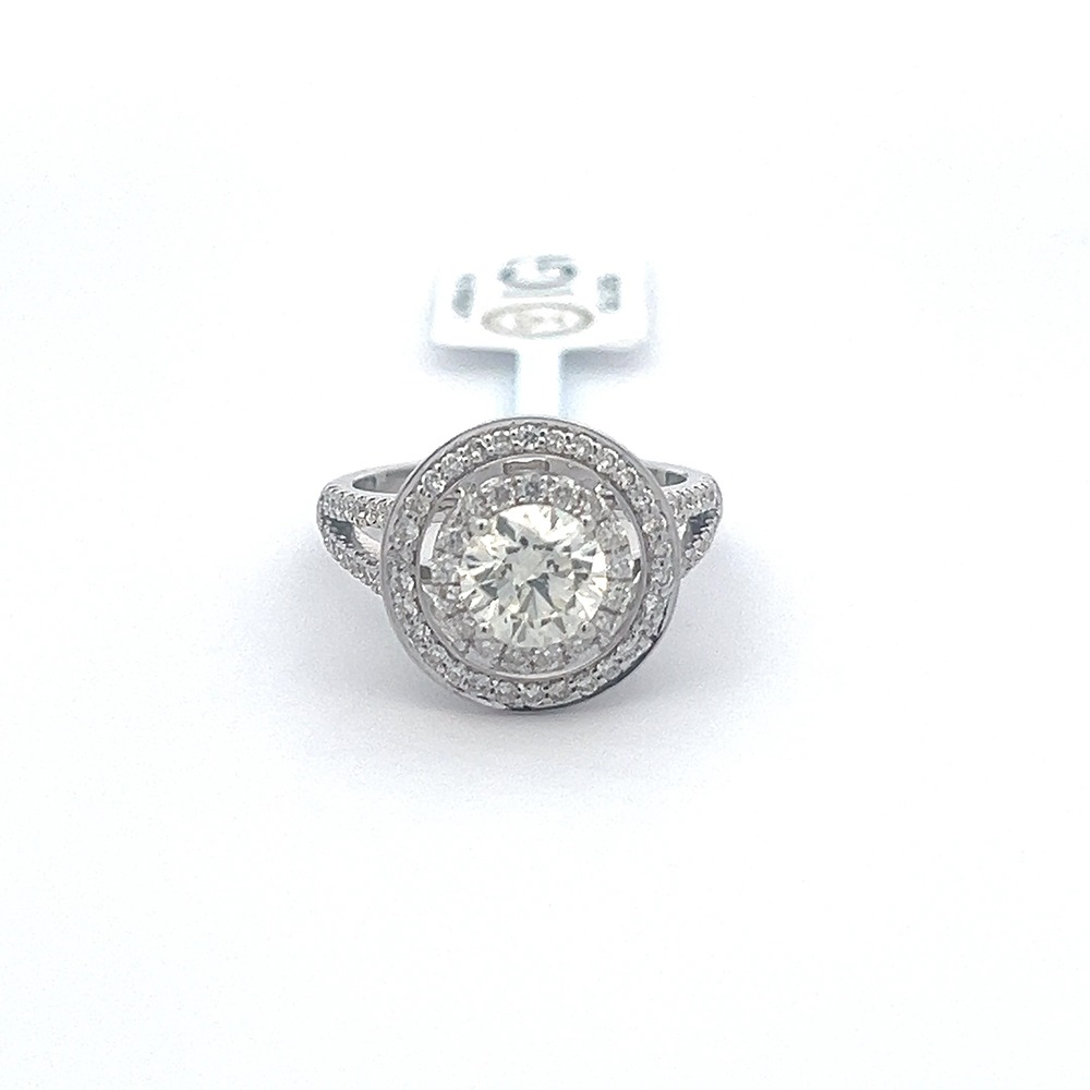 One 18K White Gold Ring Natural Diamonds