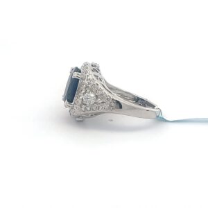 18K White Gold Ring Sapphire